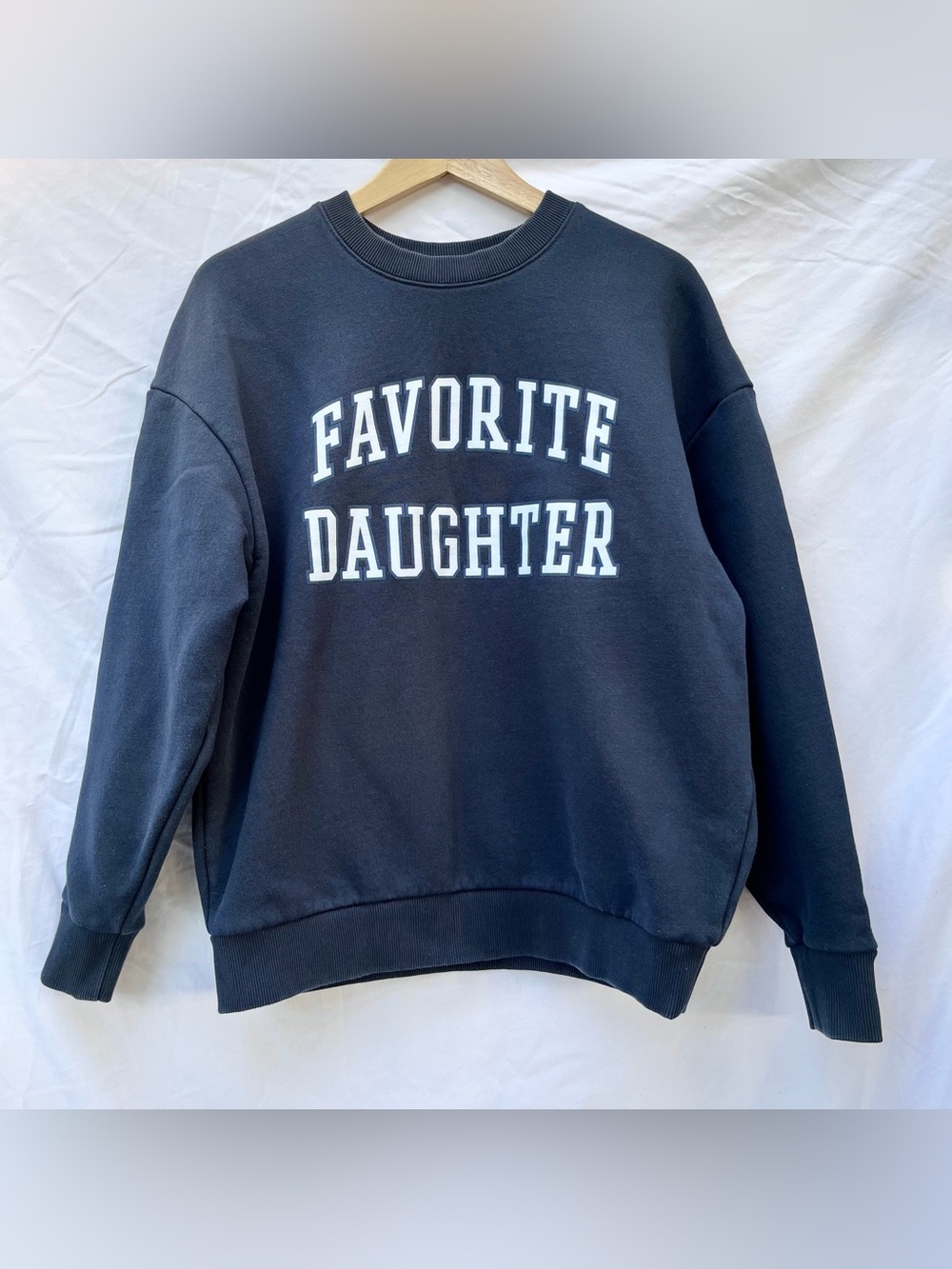 FAVORITE DAUGHTER | SMALL THE COLLEGIATE CLASSIC SWEATSHIRT IN NAVY BLUE - Picture 3 of 7